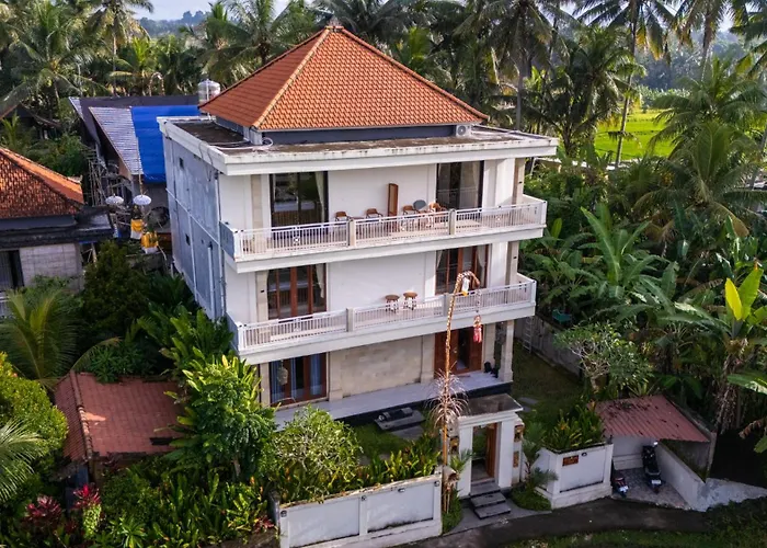 Ayu Di Uma